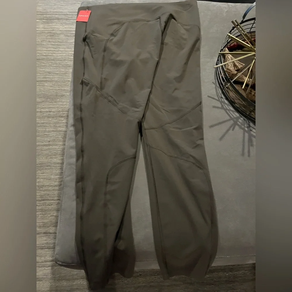 Spanx Leggings! Size:2X Color: Olive Green NWT - Picture 2 of 8